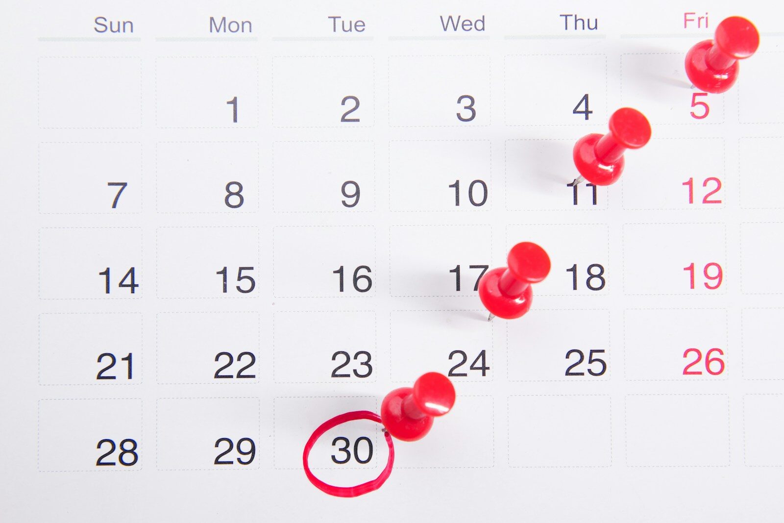 Calendar with a circled date, representing negotiating a job start date