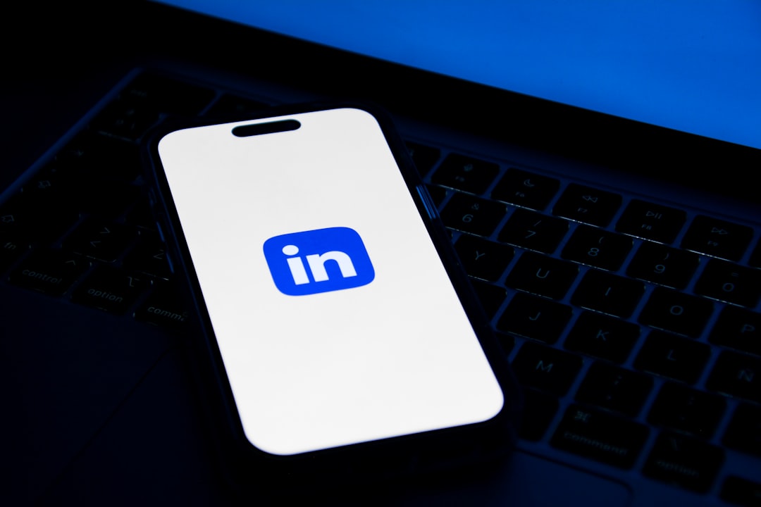 LinkedIn logo representing tips for the LinkedIn algorithm in 2026